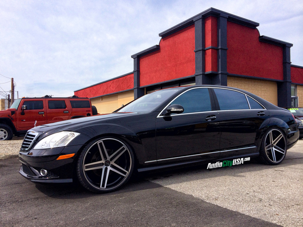photo 3 Mercedes-Benz S-Class custom wheels Giovanna Dramuno 5 22x9.0, ET , tire size 245/30 R22. 22x10.5 ET 295/25 R22