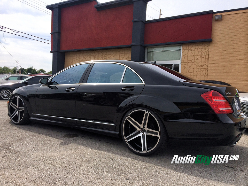 photo 6 Mercedes-Benz S-Class custom wheels Giovanna Dramuno 5 22x9.0, ET , tire size 245/30 R22. 22x10.5 ET 295/25 R22