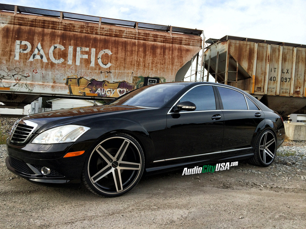 photo 8 Mercedes-Benz S-Class custom wheels Giovanna Dramuno 5 22x9.0, ET , tire size 245/30 R22. 22x10.5 ET 295/25 R22