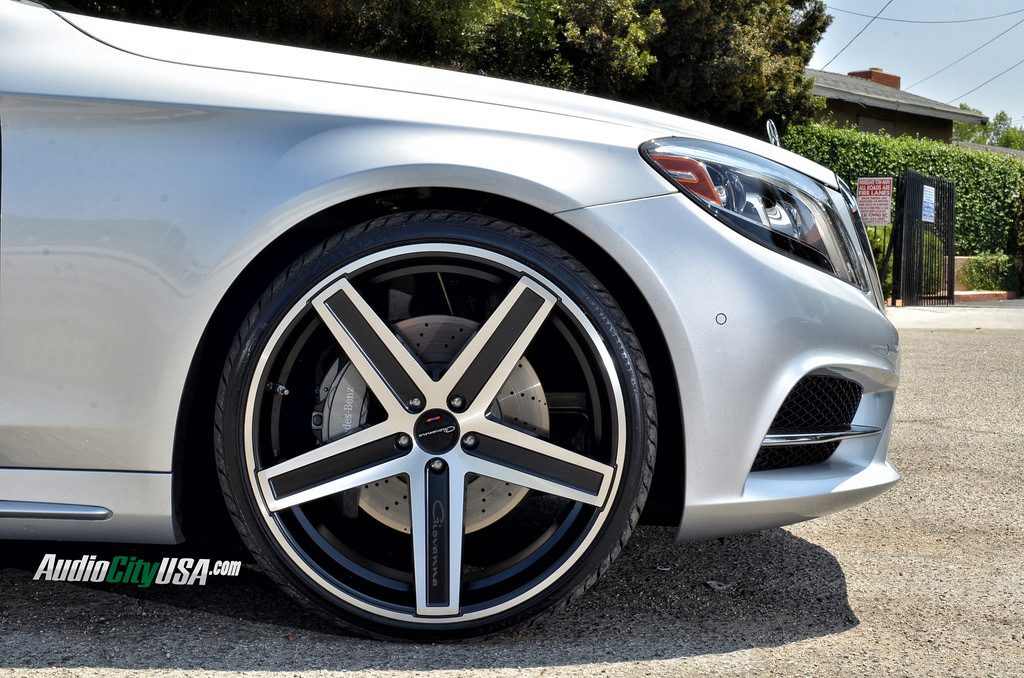 photo 3 Mercedes-Benz S-Class custom wheels Giovanna Dramuno 5 22x9.0, ET , tire size 245/30 R22. 22x10.5 ET 295/25 R22