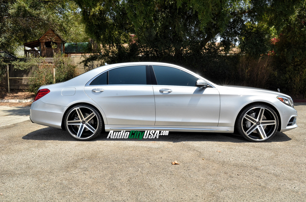 photo 4 Mercedes-Benz S-Class custom wheels Giovanna Dramuno 5 22x9.0, ET , tire size 245/30 R22. 22x10.5 ET 295/25 R22