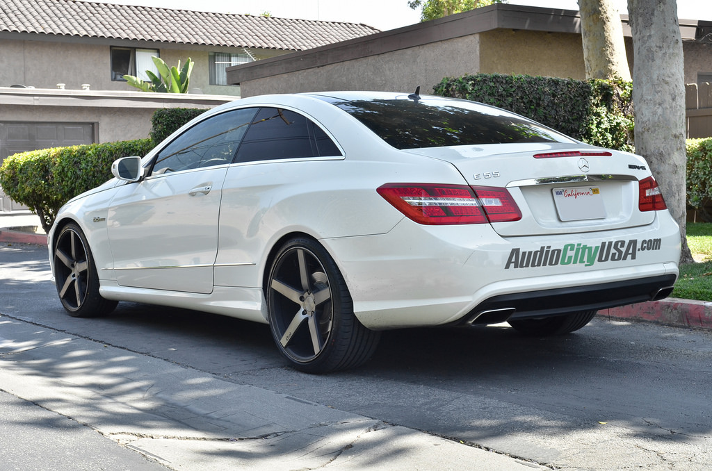 photo 3 Mercedes-Benz E-Class custom wheels Niche Milan M 137 20x8.5, ET , tire size 245/30 R20. 20x10.0 ET 275/30 R20
