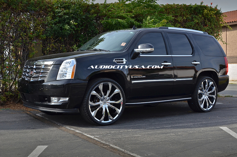 photo 3 Cadillac Escalade custom wheels Lexani Lust 26x, ET , tire size 305/30 R26. x ET