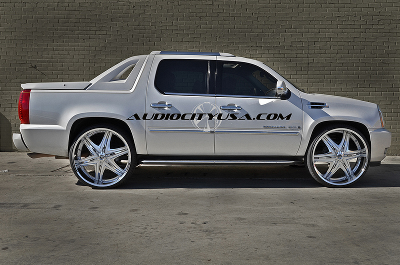 photo 3 Cadillac Escalade EXT custom wheels Diablo Elite 30x10.0, ET , tire size 265/30 R30. x ET