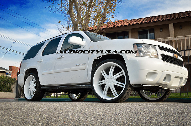 photo 4 Chevrolet Tahoe custom wheels Borghini B 14 26x10.0, ET , tire size 305/30 R26. x ET 