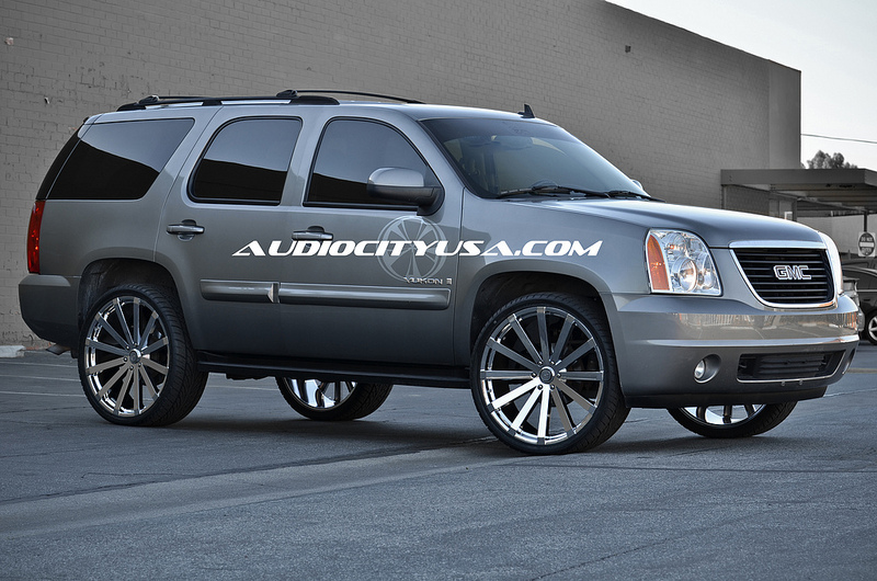 photo 3 GMC Yukon custom wheels Velocity VW 12 26x, ET , tire size 305/30 R26. x ET
