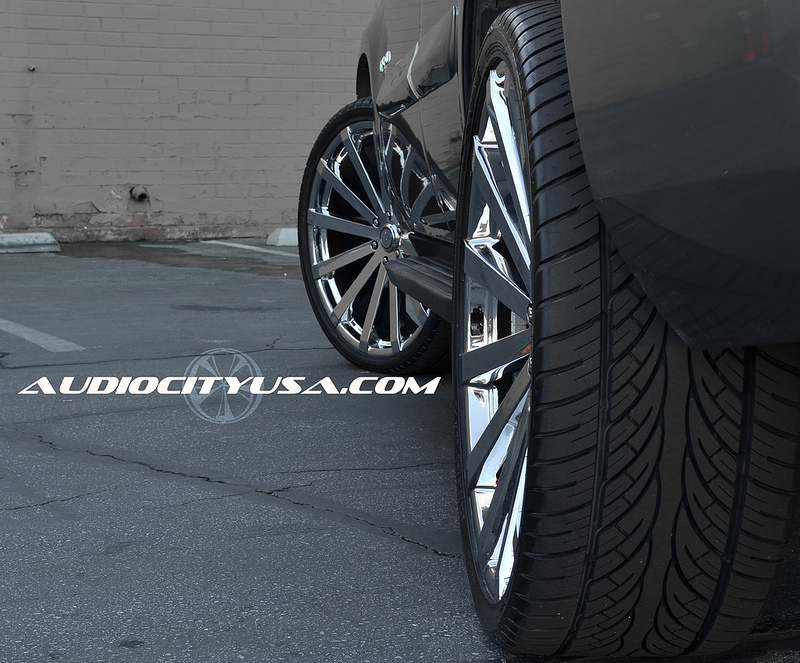 photo 4 GMC Yukon custom wheels Velocity VW 12 26x, ET , tire size 305/30 R26. x ET