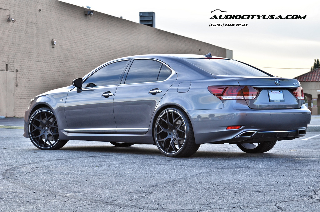 photo 2 Lexus LS 460 custom wheels Gianelle Puerto 22x9.0, ET , tire size 245/30 R22. 22x10.5 ET 295/25 R22
