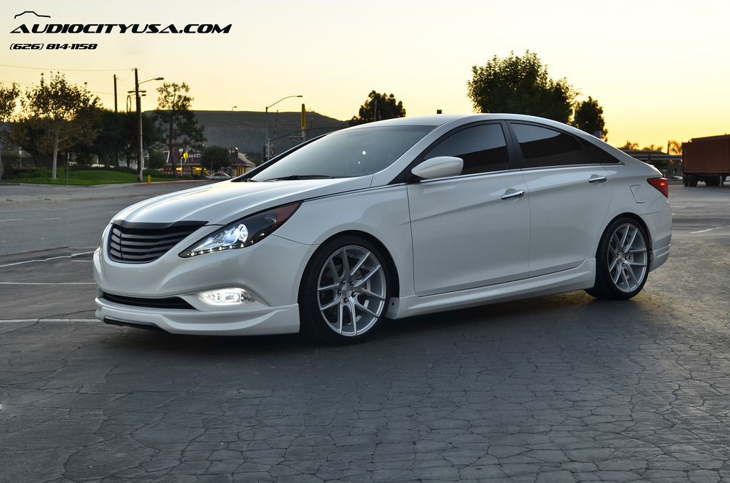 photo 4 Hyundai Sonata custom wheels Niche Targa 19x9.5, ET , tire size X R19. x ET