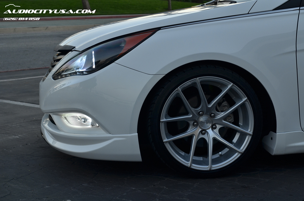 photo 6 Hyundai Sonata custom wheels Niche Targa 19x9.5, ET , tire size X R19. x ET
