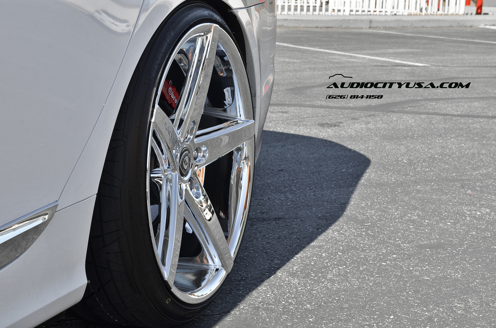 photo 1 Hyundai Sonata custom wheels Lexani R four 20x8.5, ET , tire size 235/30 R20. 20x10.0 ET 255/30 R20