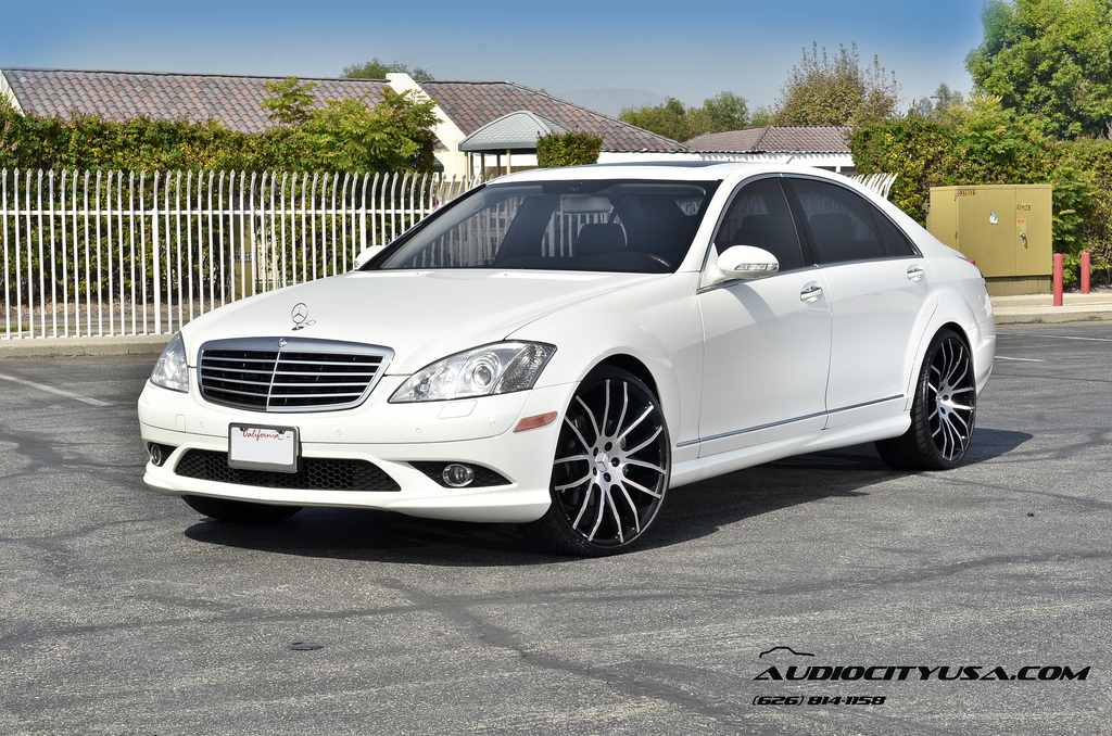 photo 2 Mercedes-Benz S-Class custom wheels Giovanna Kilis 22x9.0, ET , tire size 245/30 R22. 22x10.5 ET 295/25 R22