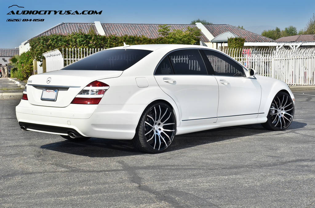 photo 4 Mercedes-Benz S-Class custom wheels Giovanna Kilis 22x9.0, ET , tire size 245/30 R22. 22x10.5 ET 295/25 R22