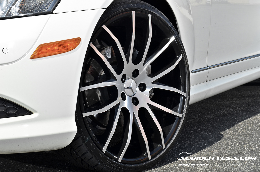 photo 1 Mercedes-Benz S-Class custom wheels Giovanna Kilis 22x9.0, ET , tire size 245/30 R22. 22x10.5 ET 295/25 R22