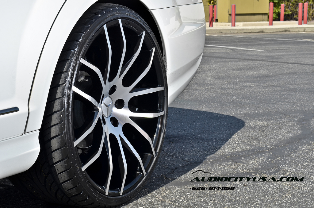 photo 5 Mercedes-Benz S-Class custom wheels Giovanna Kilis 22x9.0, ET , tire size 245/30 R22. 22x10.5 ET 295/25 R22