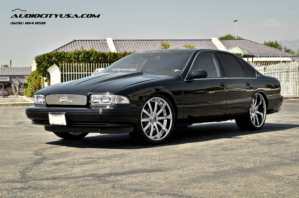 photo 2 Chevrolet Impala custom wheels Lexani LS-709 22x9.5, ET , tire size 265/35 R22. 22x11.0 ET 295/30 R22
