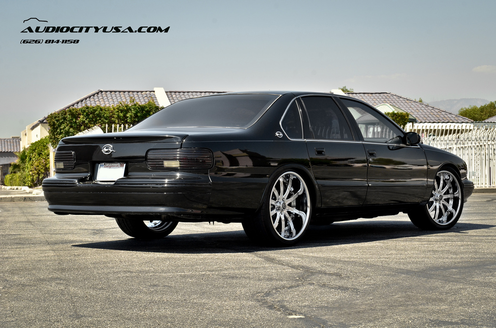 photo 3 Chevrolet Impala custom wheels Lexani LS-709 22x9.5, ET , tire size 265/35 R22. 22x11.0 ET 295/30 R22