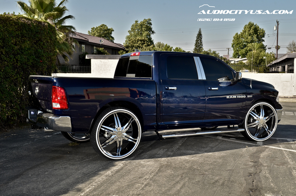 photo 3 RAM 1500 custom wheels Estrella Cursa 30x9.5, ET , tire size 265/30 R30. x ET 