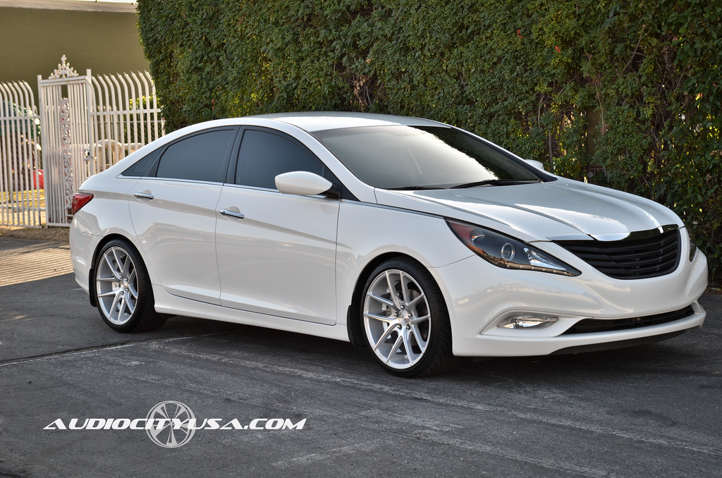 photo 1 Hyundai Sonata custom wheels Niche Targa M131 19x9.5, ET , tire size X R19. x ET