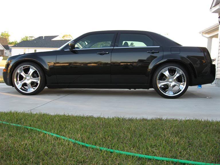 photo 3 Chrysler 300C custom wheels Devino Stamina 22x9.5, ET +15, tire size 265/35 R22. x ET