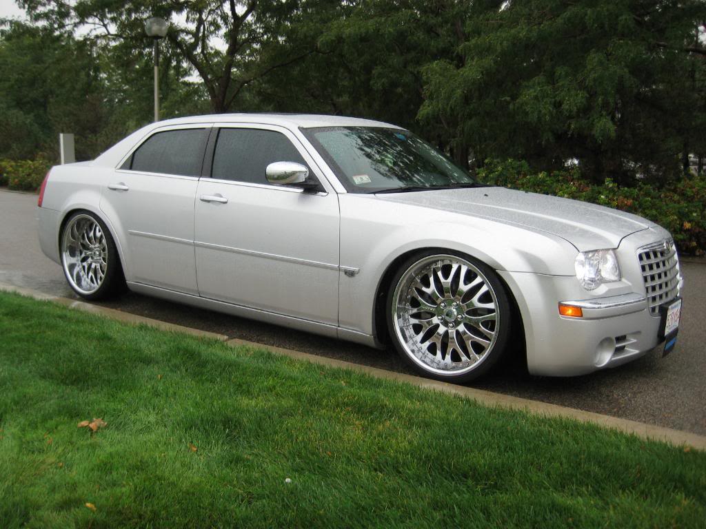 photo 2 Chrysler 300C custom wheels   22x, ET , tire size 265/30 R22. x ET 285/30 R