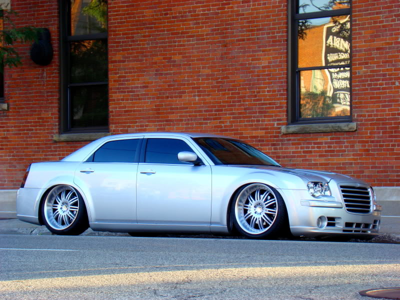 photo 2 Chrysler 300C custom wheels KMC Dimes 22x, ET , tire size X R22. x ET