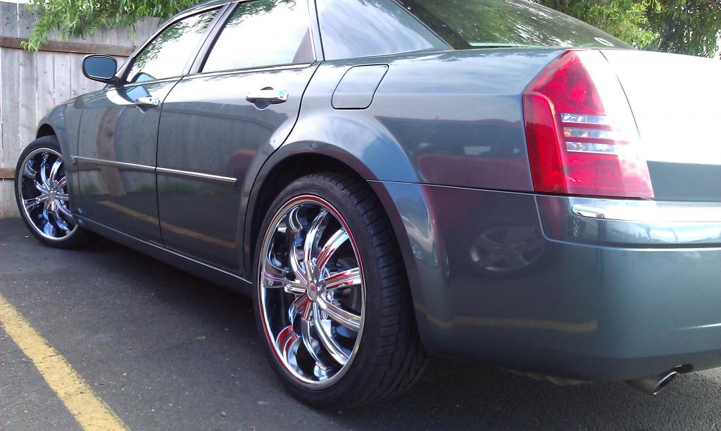photo 1 Chrysler 300C custom wheels KMC Widow 22x, ET , tire size 265/35 R22. x ET
