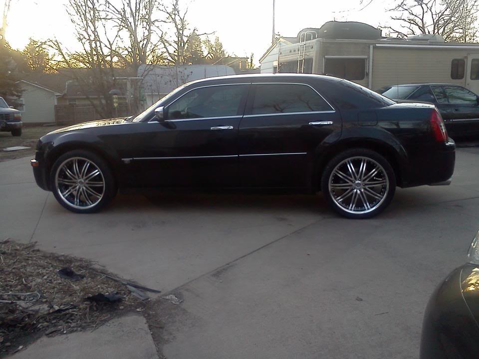 photo 2 Chrysler 300C custom wheels Velocity  22x, ET , tire size 265/35 R22. x ET 