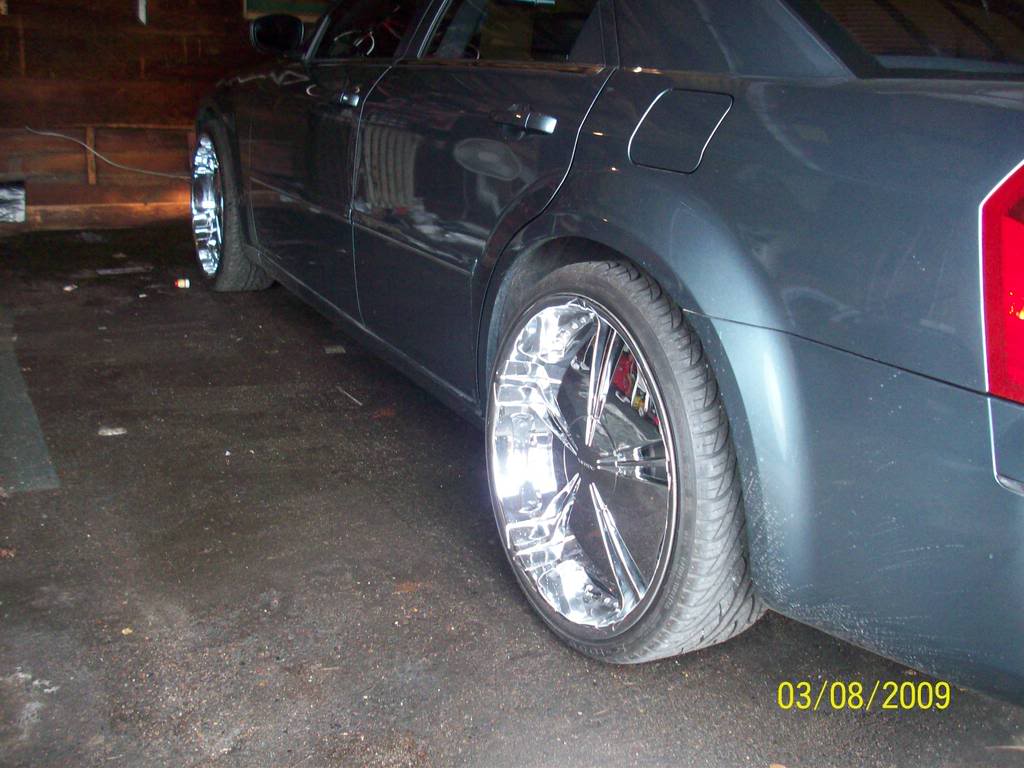 photo 2 Chrysler 300C custom wheels 24x, ET , tire size 255/30 R24. x ET