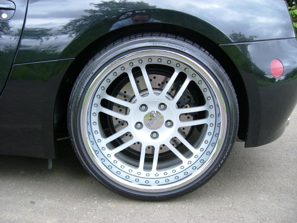 photo 1 BMW Z4M custom wheels MOMO  19x8.5, ET , tire size X R19. 19x10.0 ET 