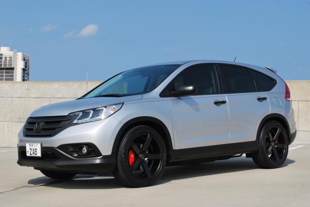 photo 3 Honda CR-V custom wheels Ruff Racing R956 20x8.5, ET +35, tire size 245/45 R20. x ET