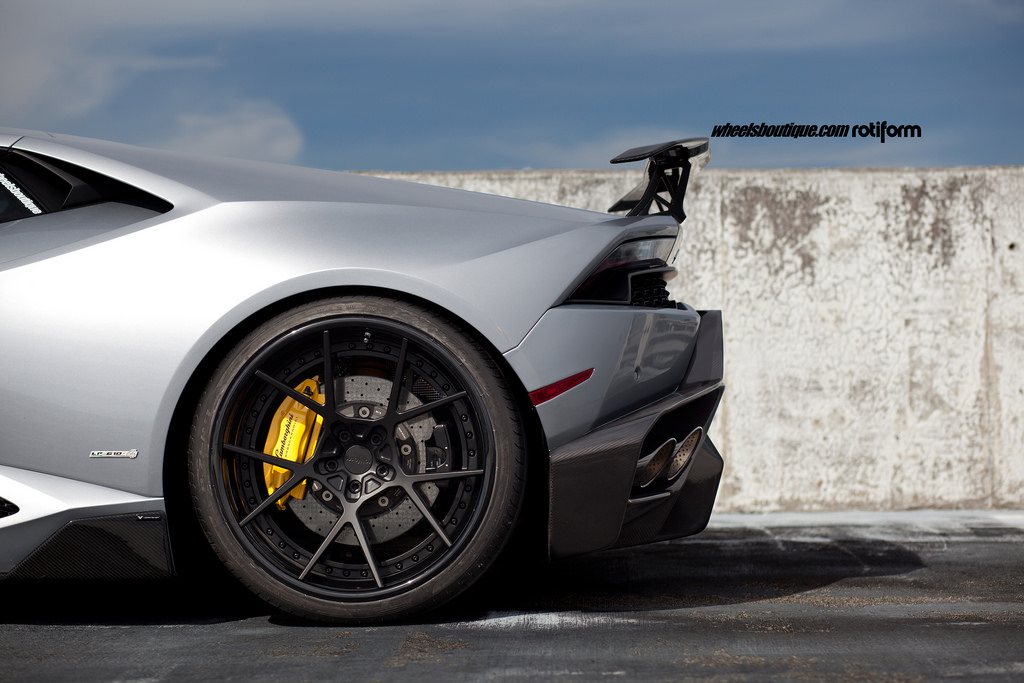 photo 11 Lamborghini Huracan custom wheels ADV 5.0 MV2 CS 20x9.0, ET , tire size 245/30 R20. 21x12.5 ET 325/25 R21