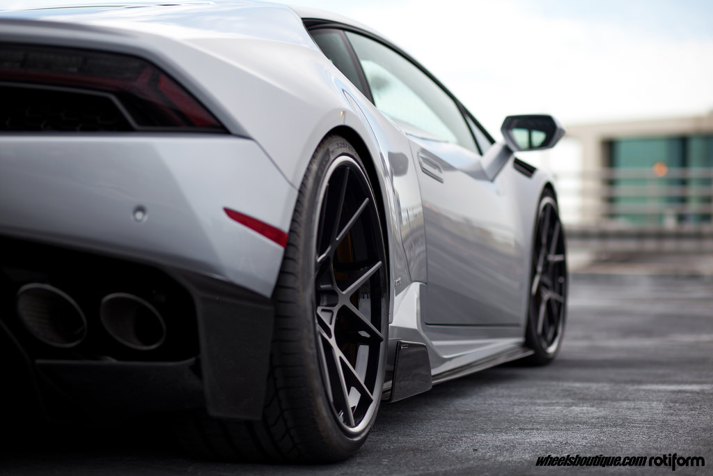 photo 12 Lamborghini Huracan custom wheels ADV 5.0 MV2 CS 20x9.0, ET , tire size 245/30 R20. 21x12.5 ET 325/25 R21