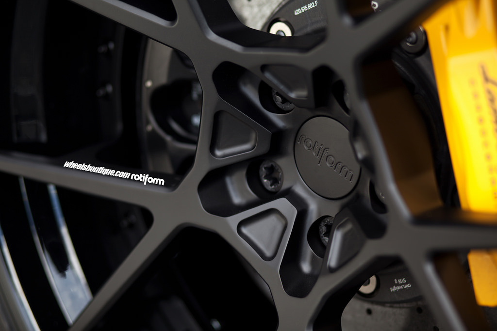 photo 13 Lamborghini Huracan custom wheels ADV 5.0 MV2 CS 20x9.0, ET , tire size 245/30 R20. 21x12.5 ET 325/25 R21