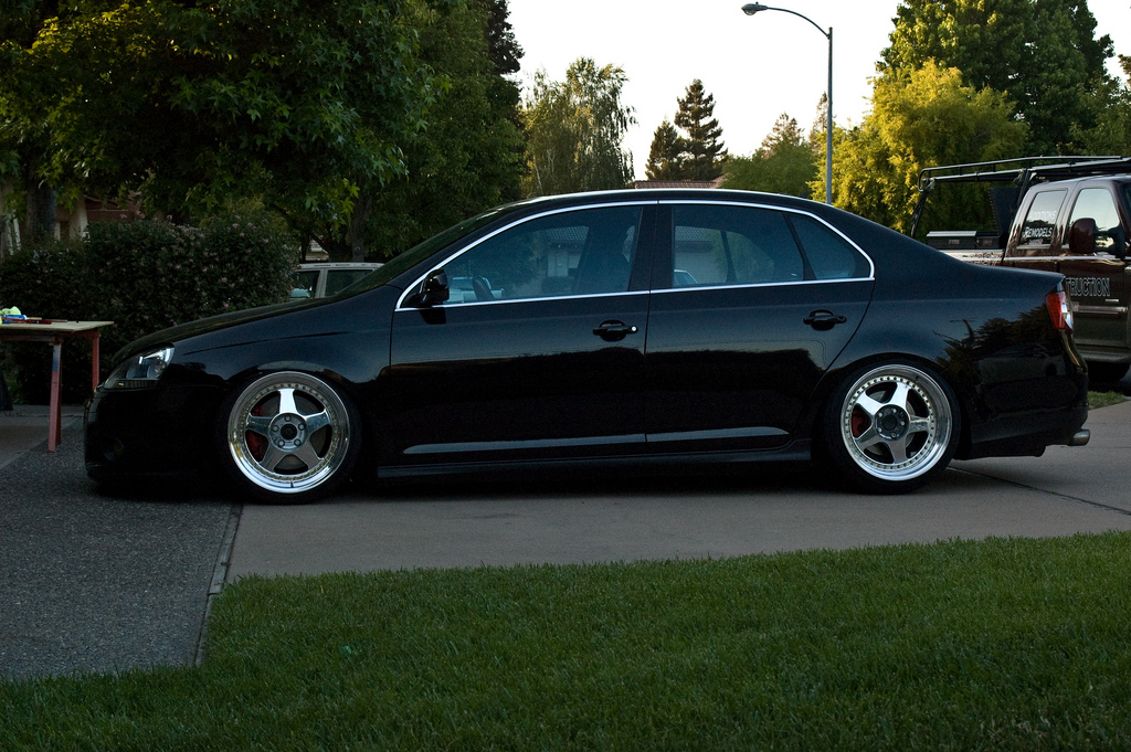 photo 1 Volkswagen Jetta custom wheels   18x9.5, ET +24, tire size 205/40 R18. 18x11.0 ET+20 225/40 R18
