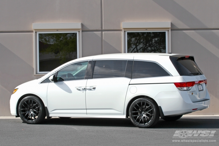 photo 1 Honda Odyssey custom wheels Giovanna Kilis 20x, ET , tire size X R20. x ET 