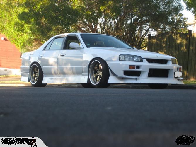 photo 5 Nissan R31-R34 Skyline 4dr custom wheels unsure  18x10.5, ET +14, tire size 235/40 R18. 18x11.5 ET+14 255/35 R18